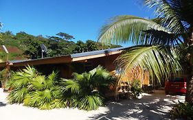 Fare Ara Location Huahine